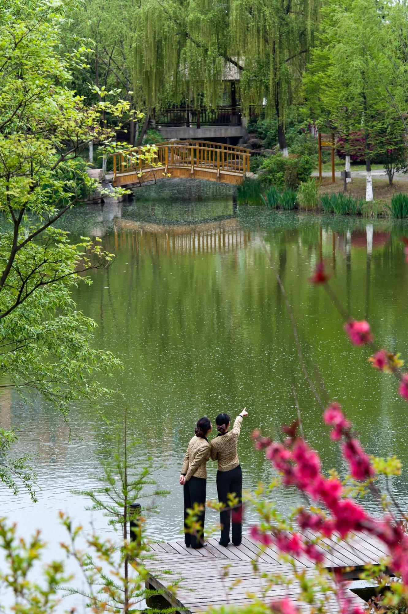 Jinling Riverside Hotel Nanquim Exterior foto